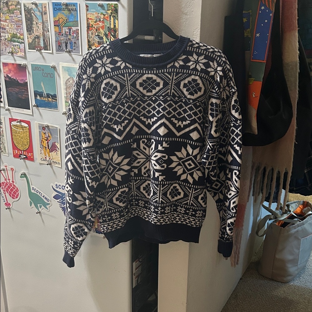 Vintage Navy and White Geometric Women's Sweater